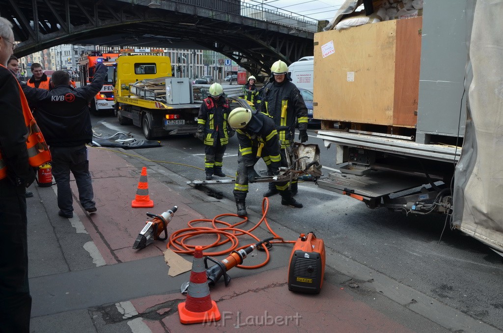 LKW Bruecke Koeln Deutz Opladenestr Deutz Muelheimerstr P146.JPG - Miklos Laubert